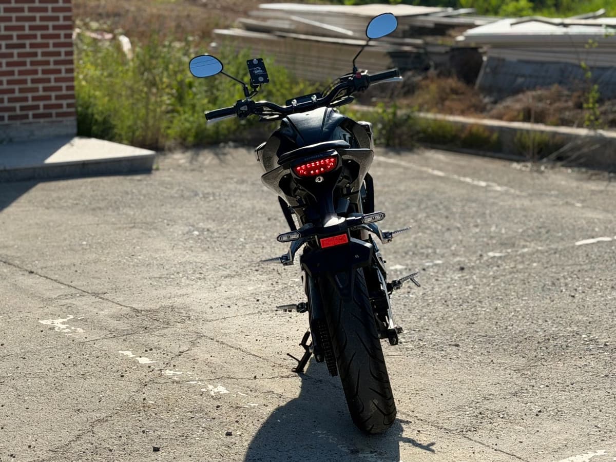 혼다 CB 125 R 4