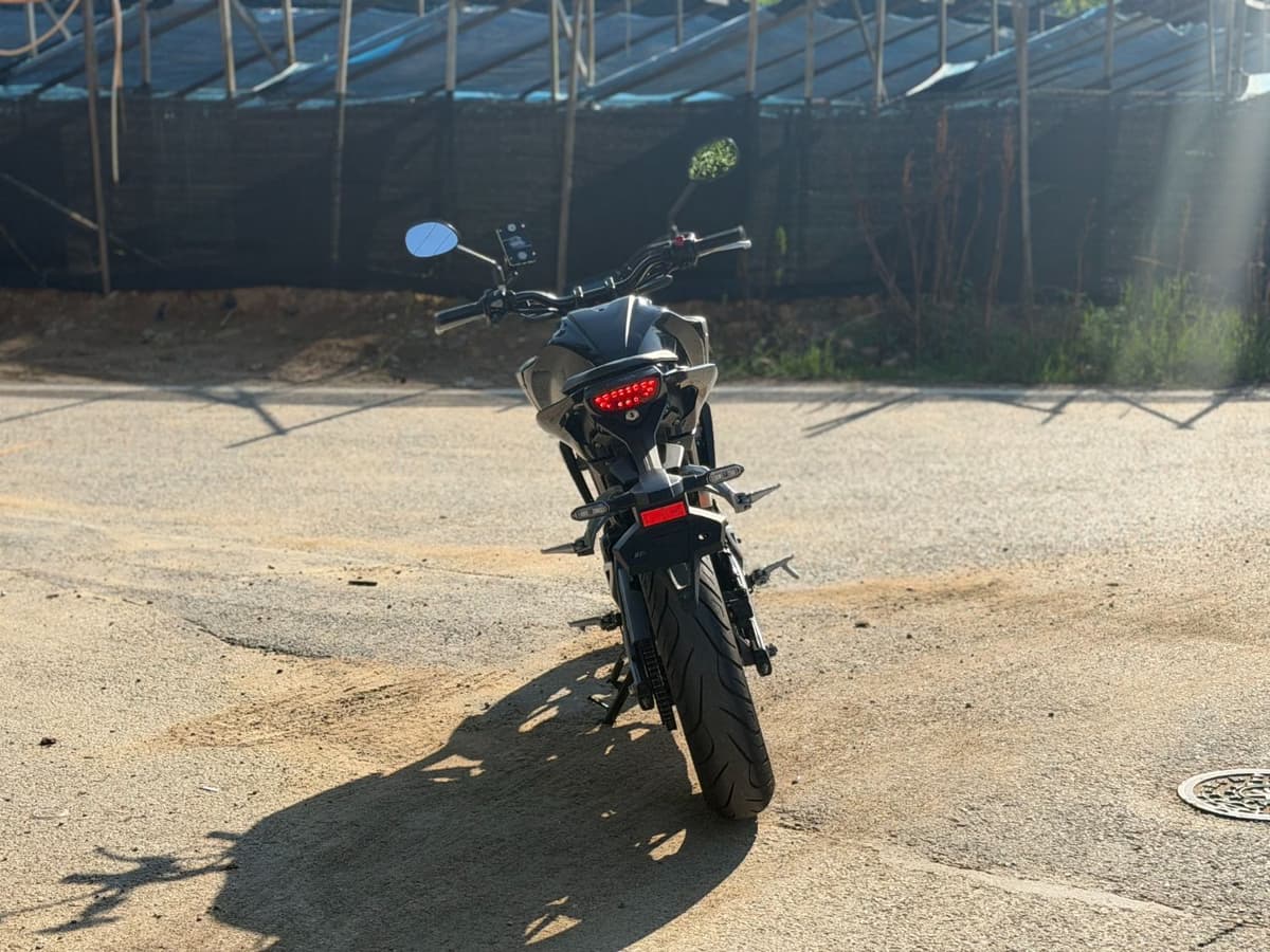 혼다 CB 125 R 7