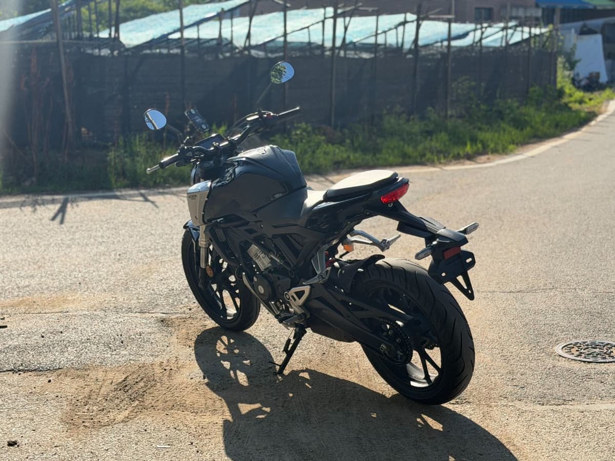 혼다 CB 125 R 8