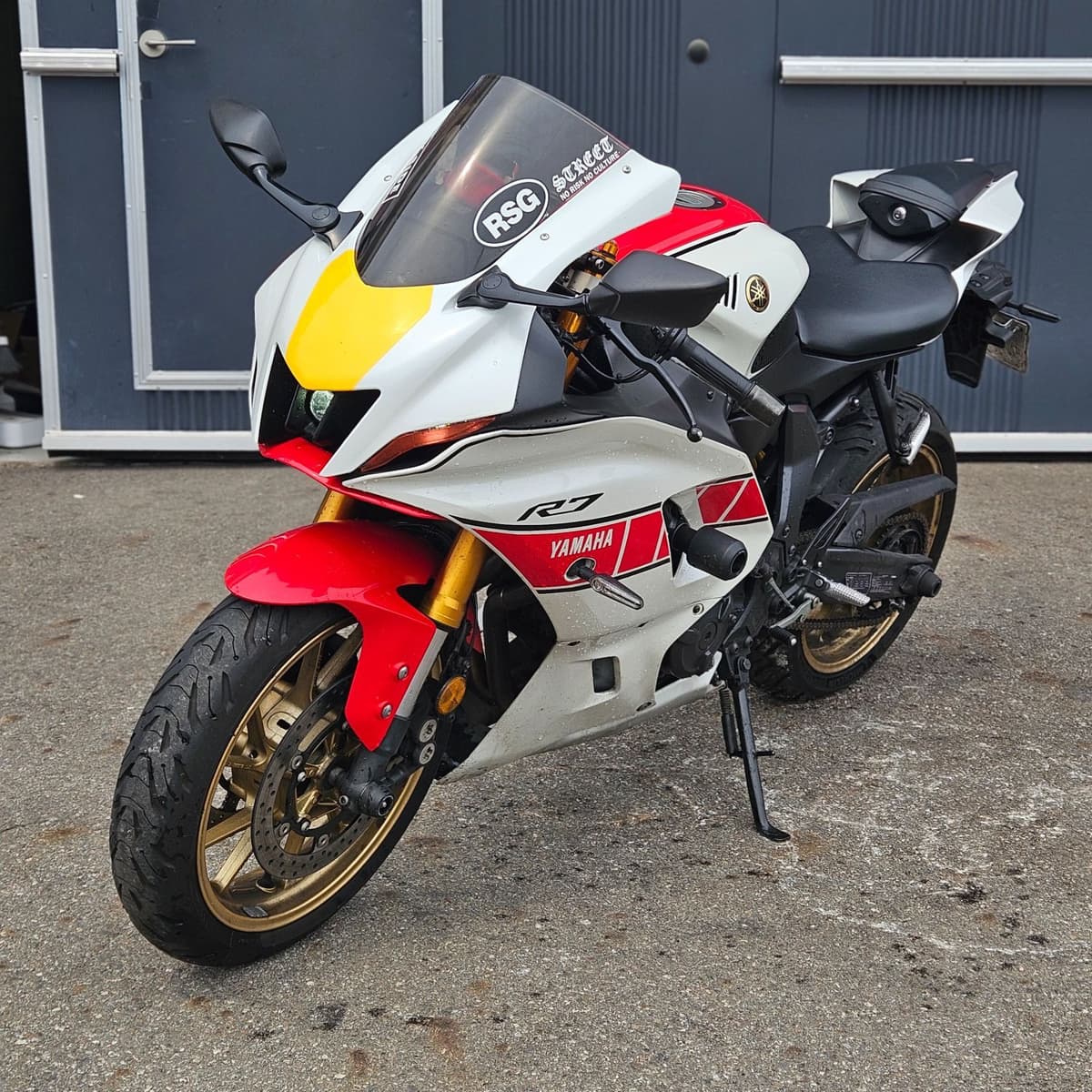 야마하 YZF R7 2