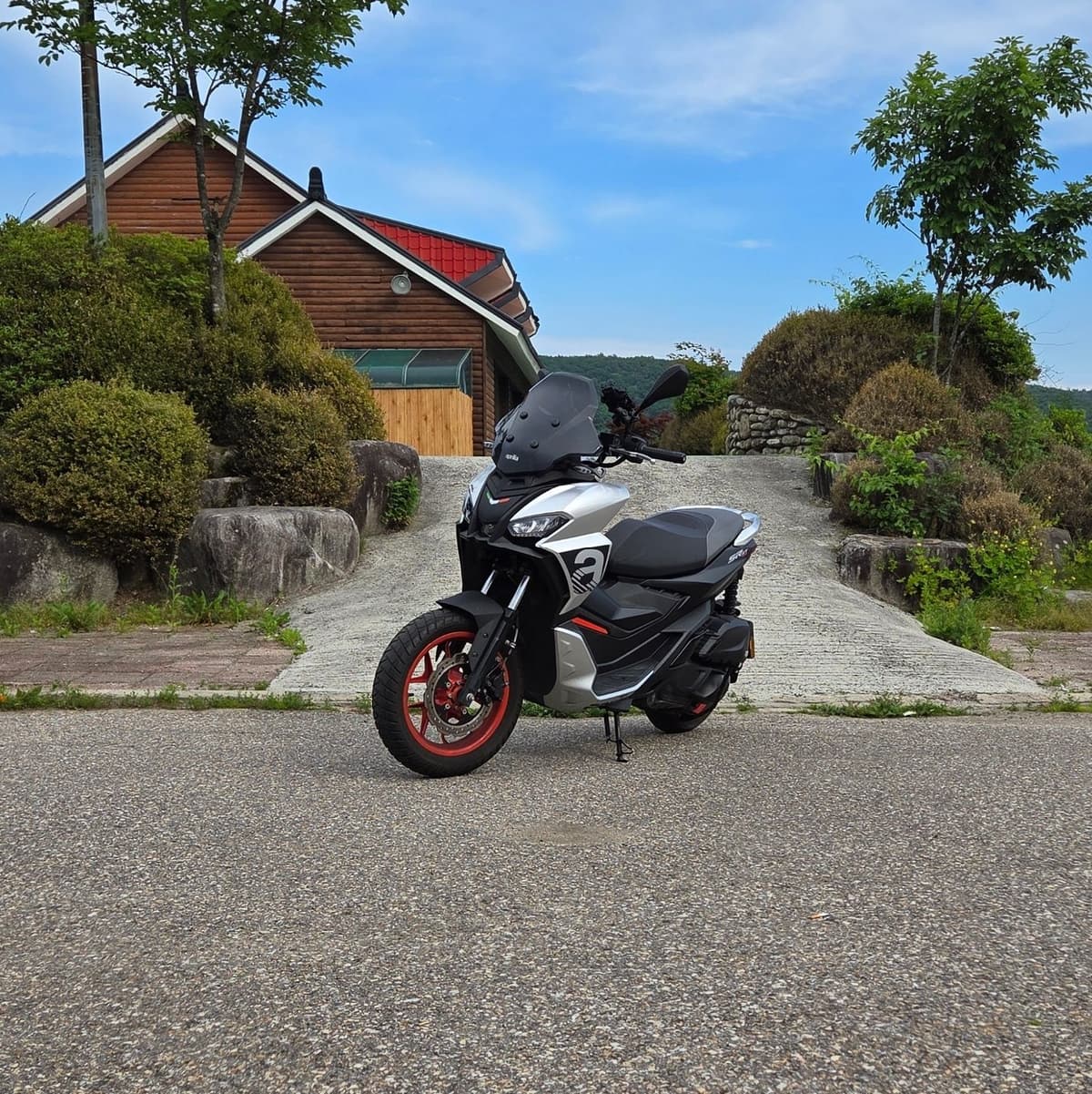 아프릴리아 SR GT 125 1
