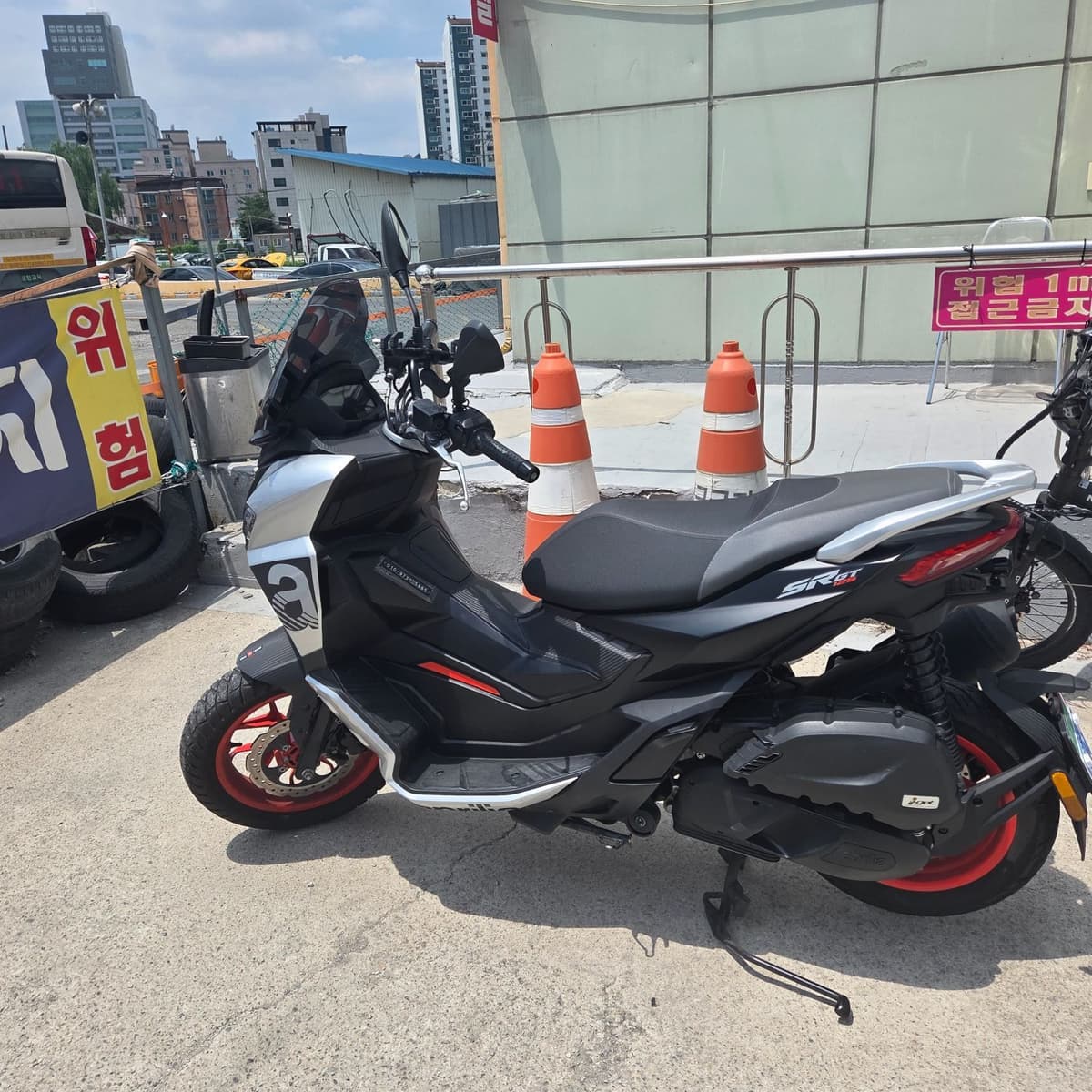 아프릴리아 SR GT 125 2