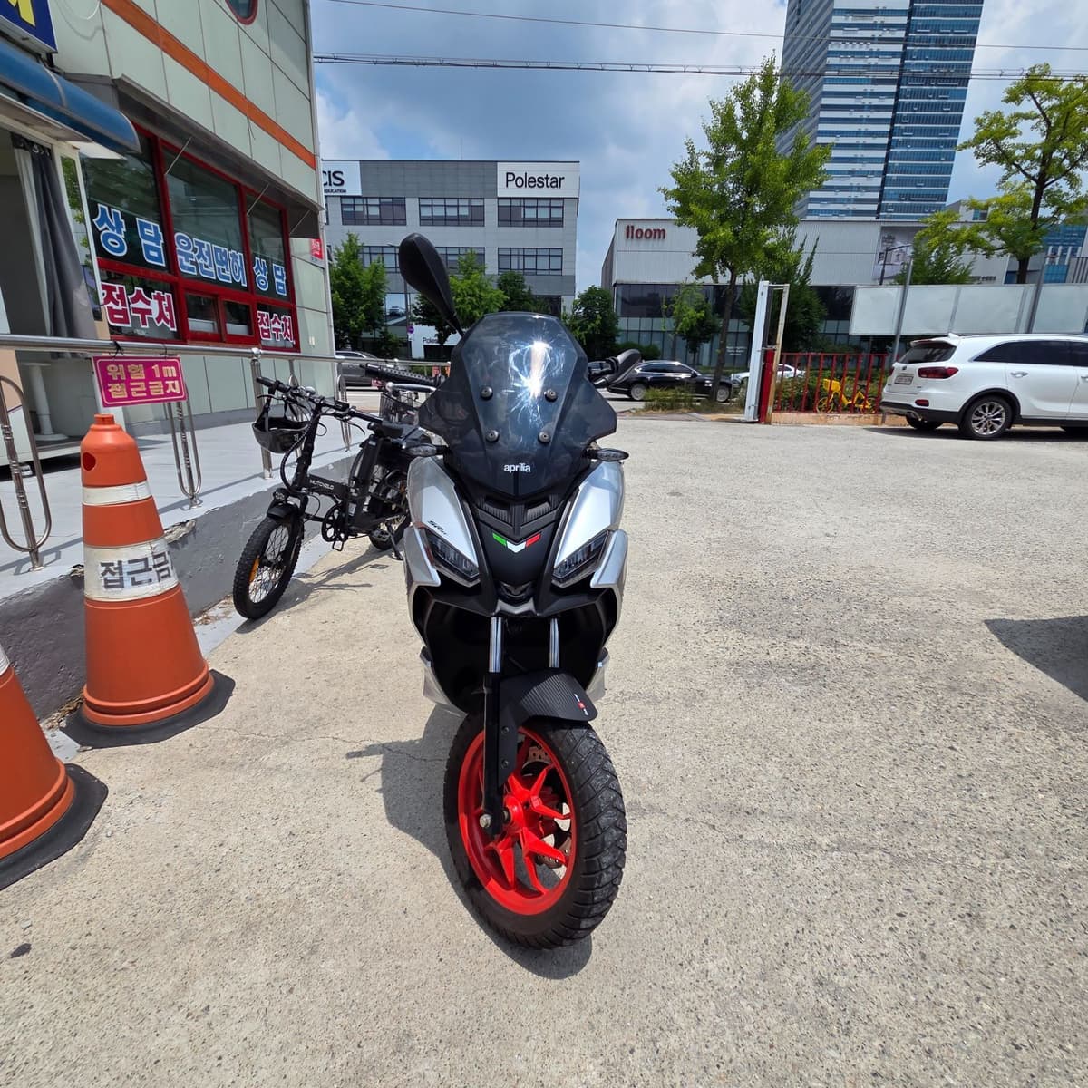 아프릴리아 SR GT 125 3