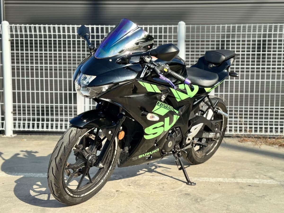 스즈키 GSX R 125 ABS 1