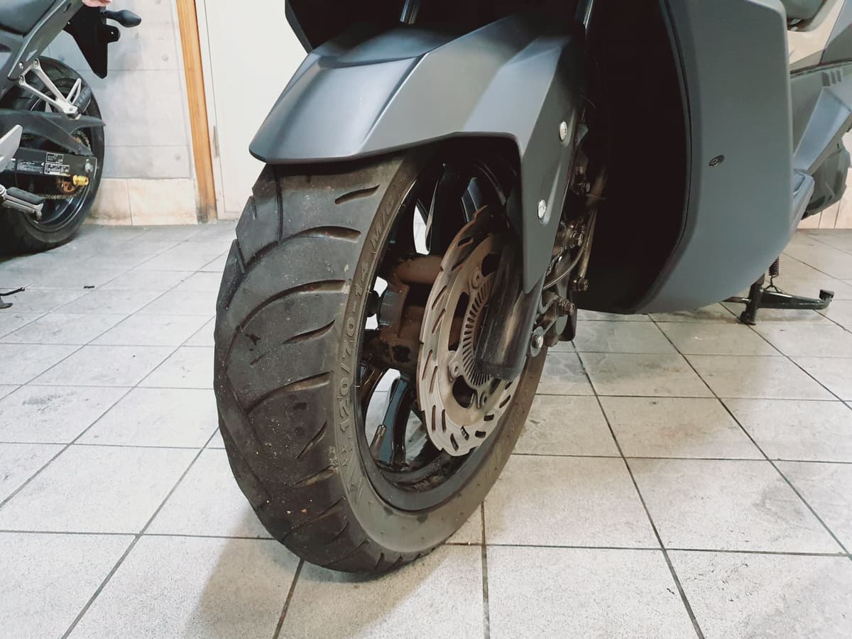 SYM 크루심 300 ABS 8