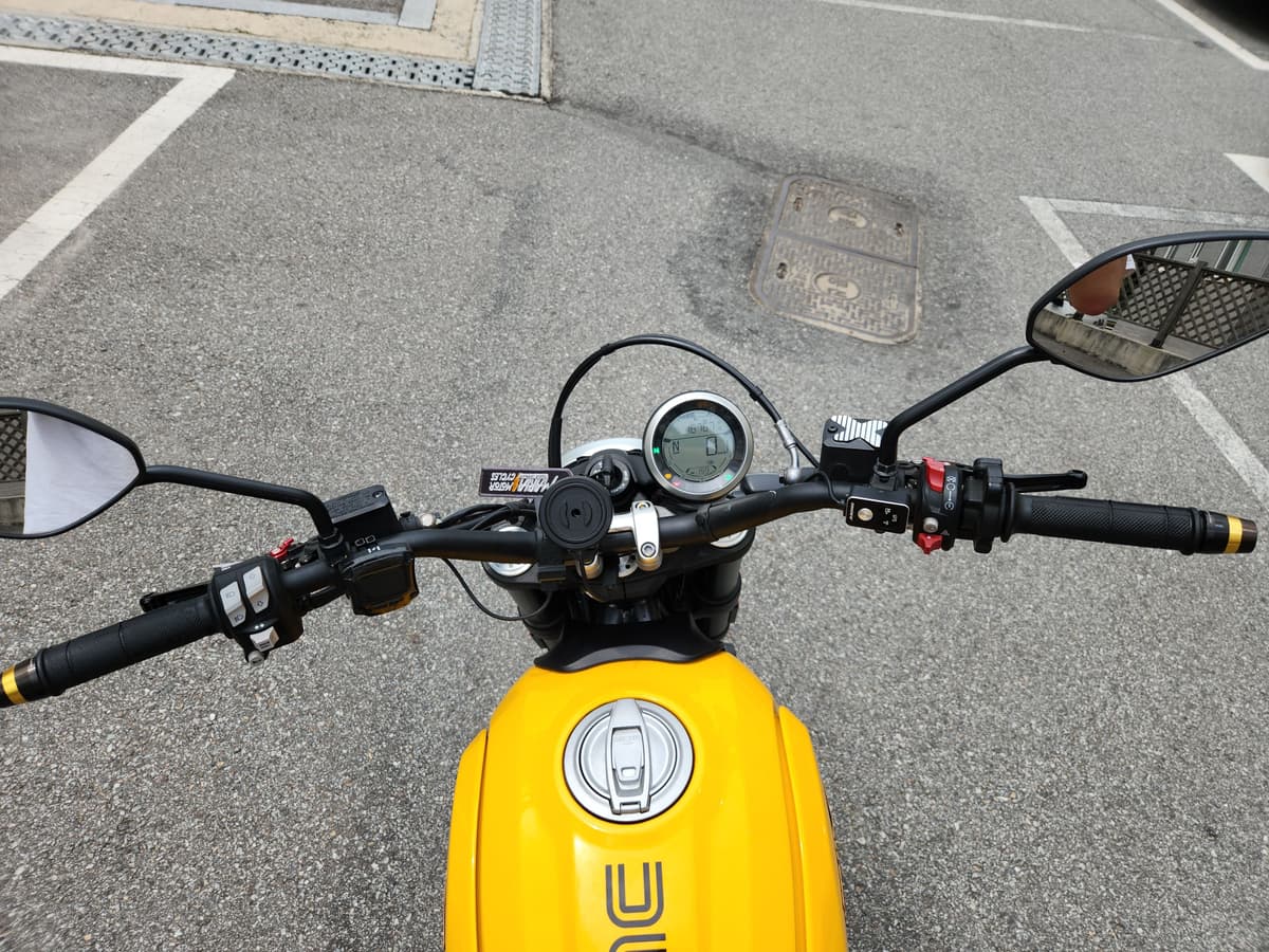 두카티 스크램블러 풀 스로틀 more