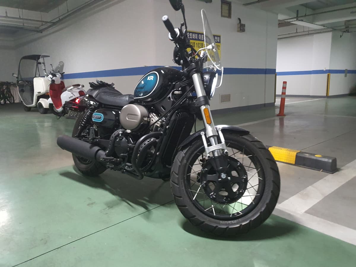 KR모터스 아퀼라 300 SS 12