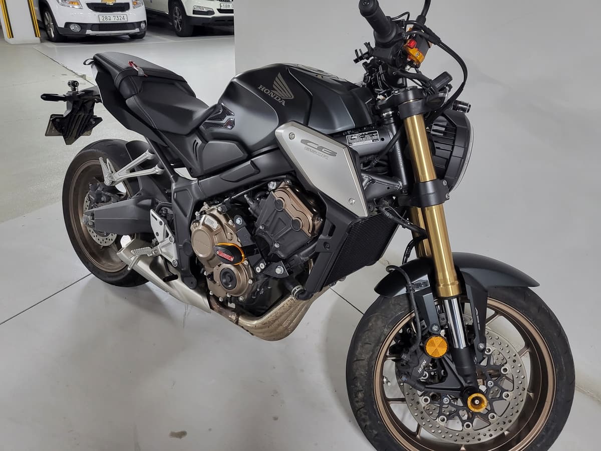 혼다 CB 650 R 1