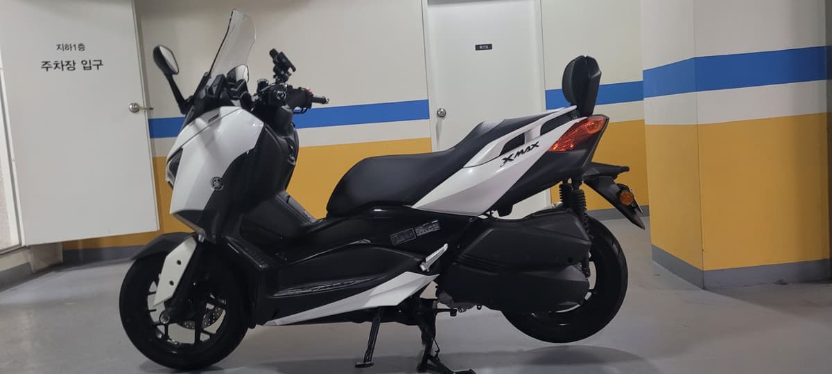 야마하 XMAX 300 ABS 2