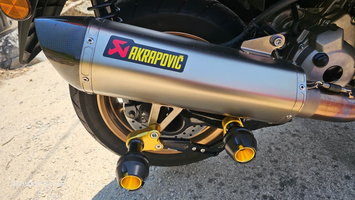 야마하 XMAX 300 ABS 10