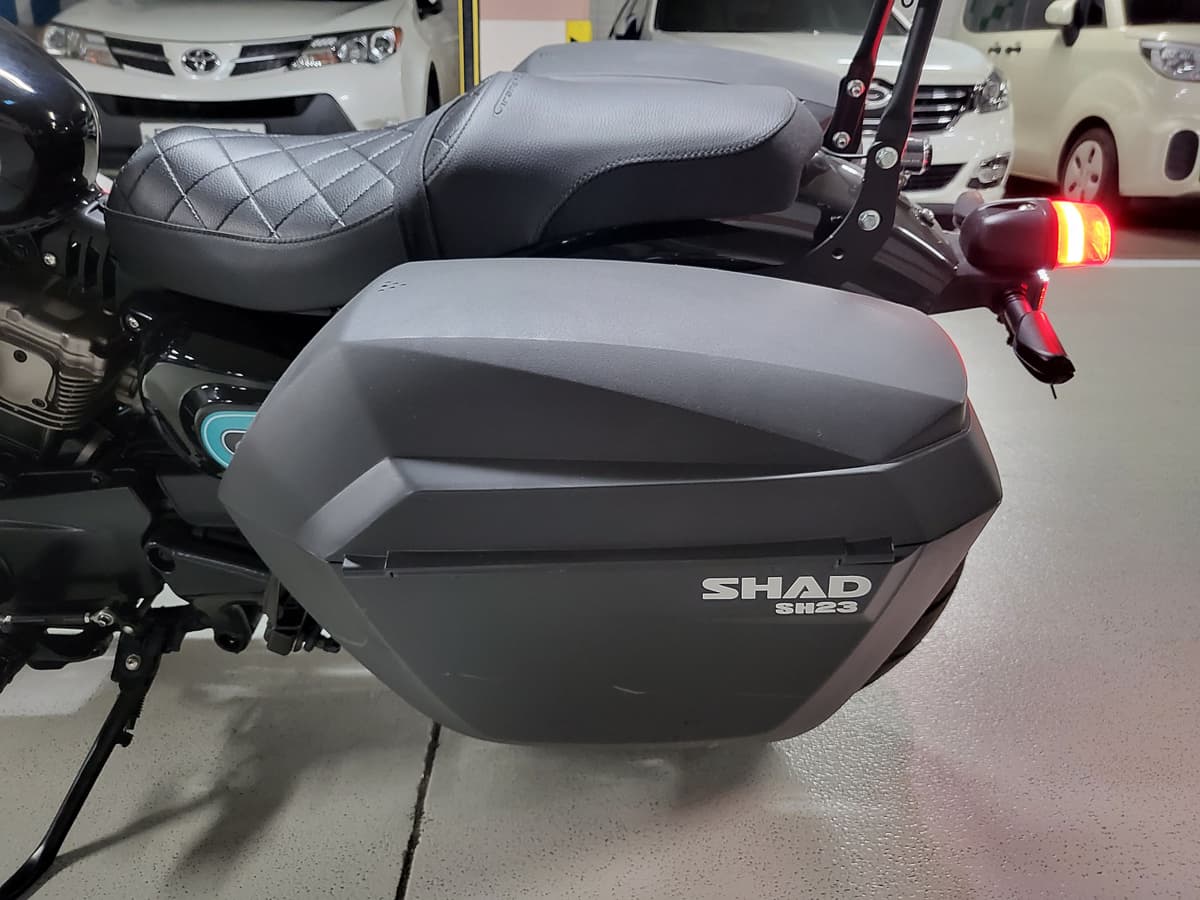 KR모터스 아퀼라 300 SS 11