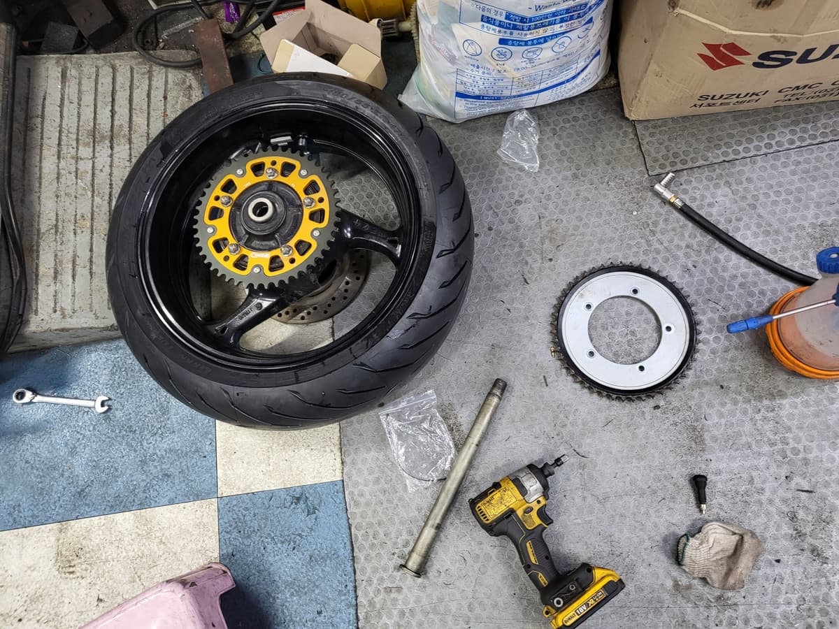 KR모터스 코멧 650 RC more