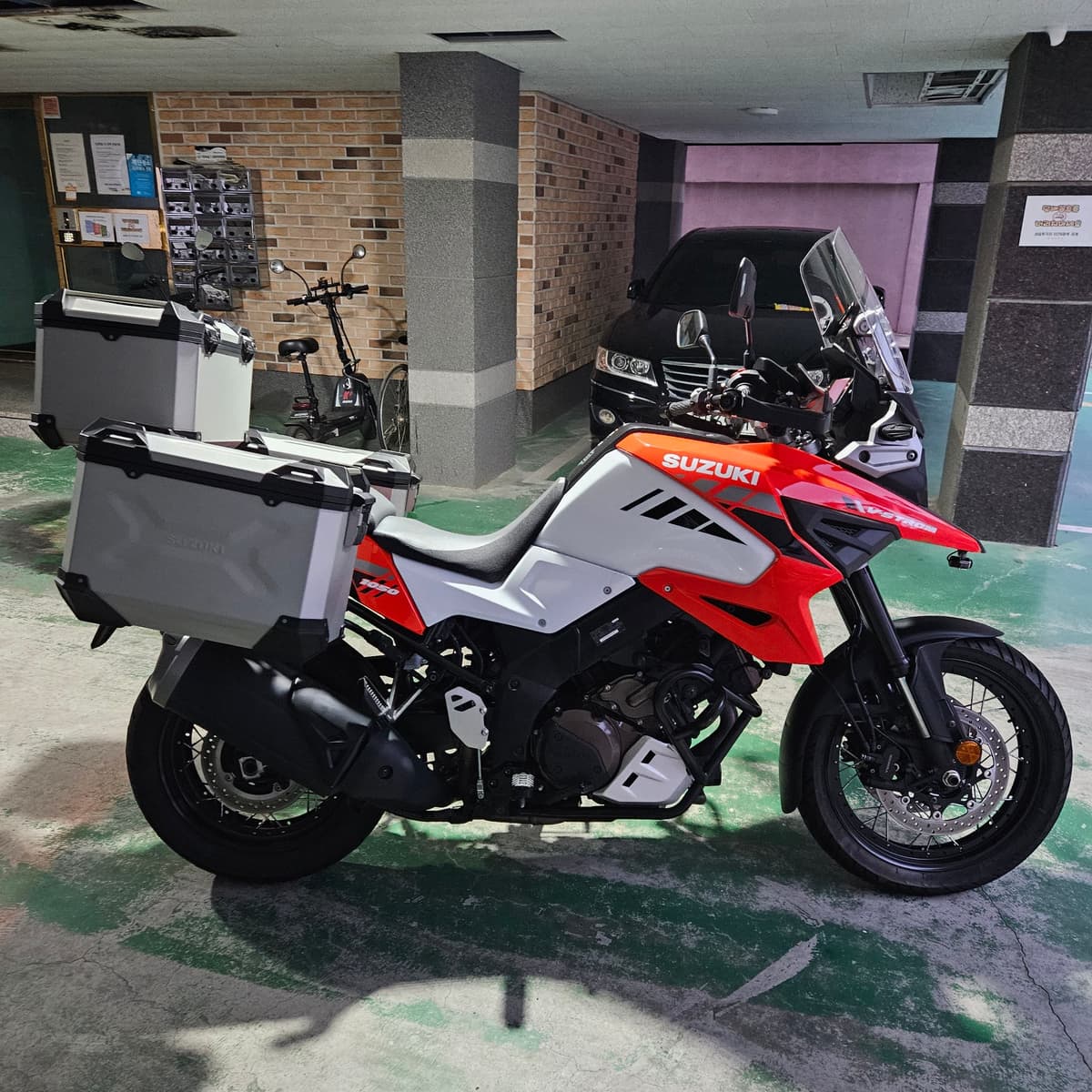 스즈키 브이스트롬 1050 XT 1