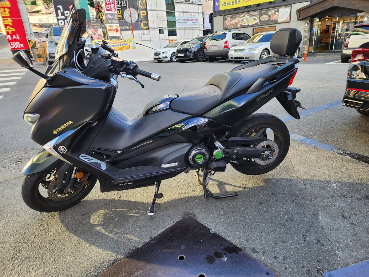 야마하 TMAX DX 2