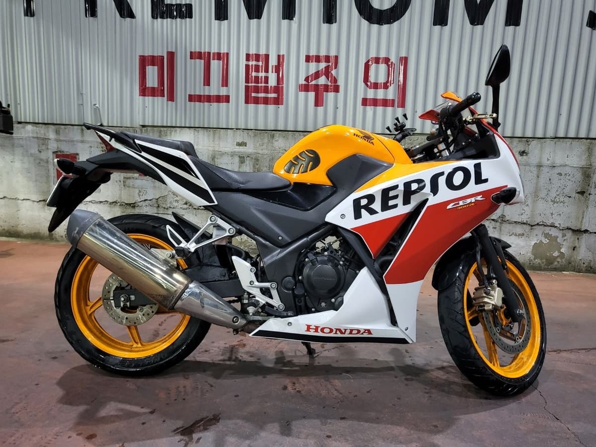혼다 CBR 300 R 1