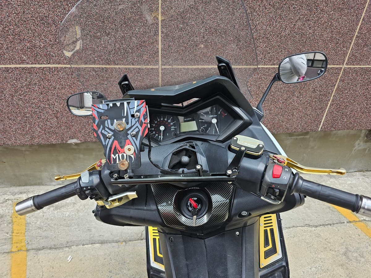 야마하 TMAX 530 more