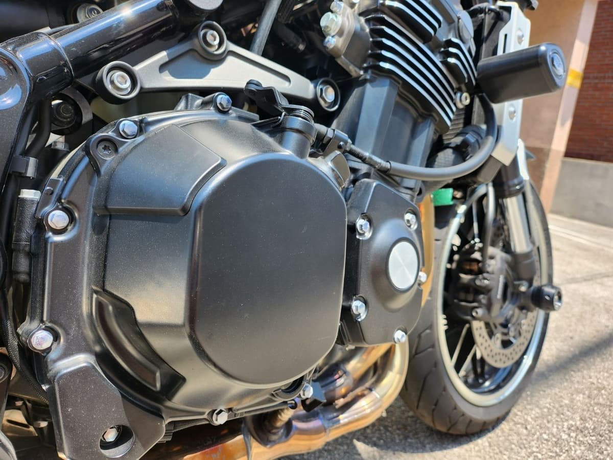 가와사키 Z 900 RS 11