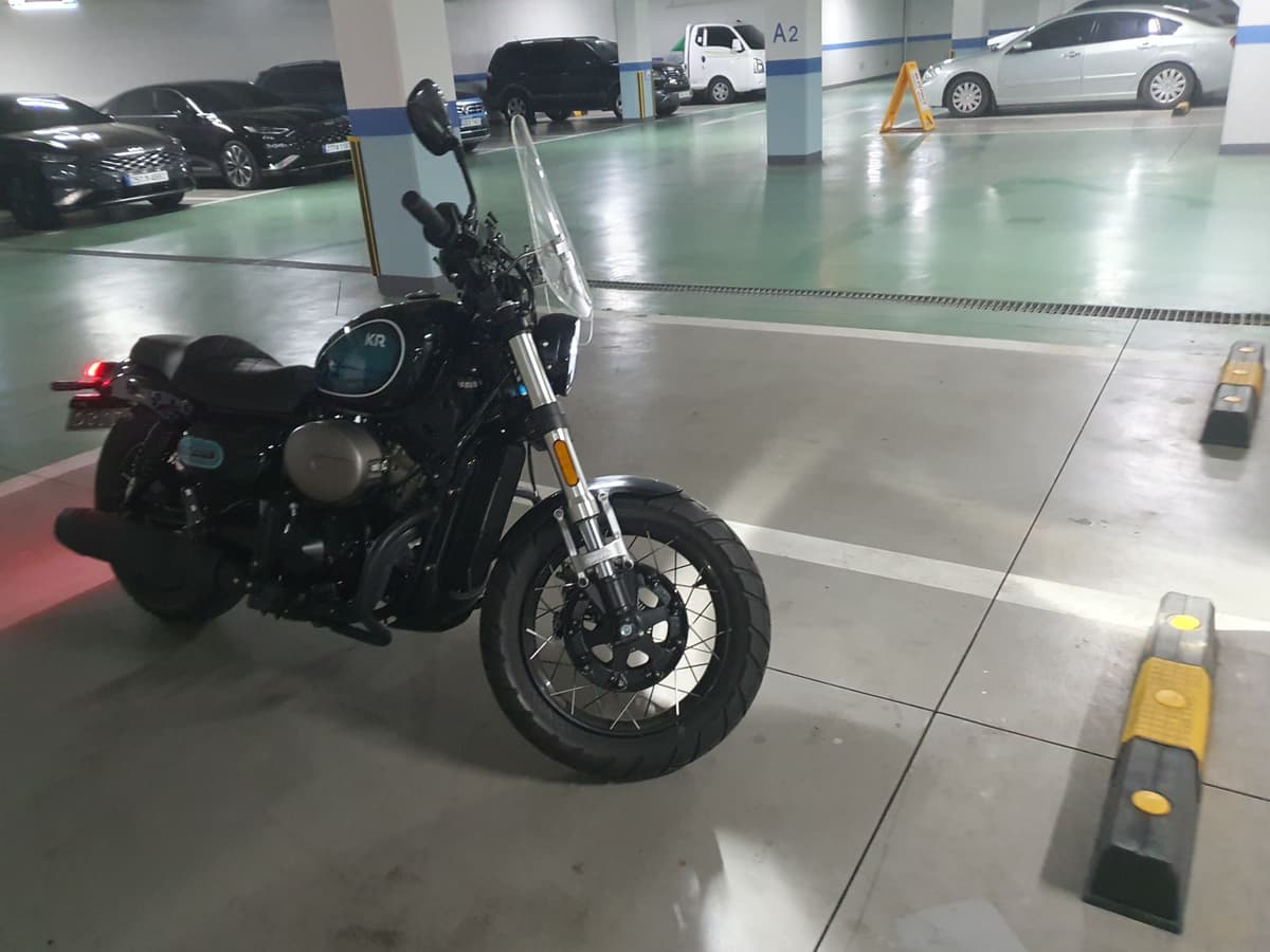 KR모터스 아퀼라 300 SS 1