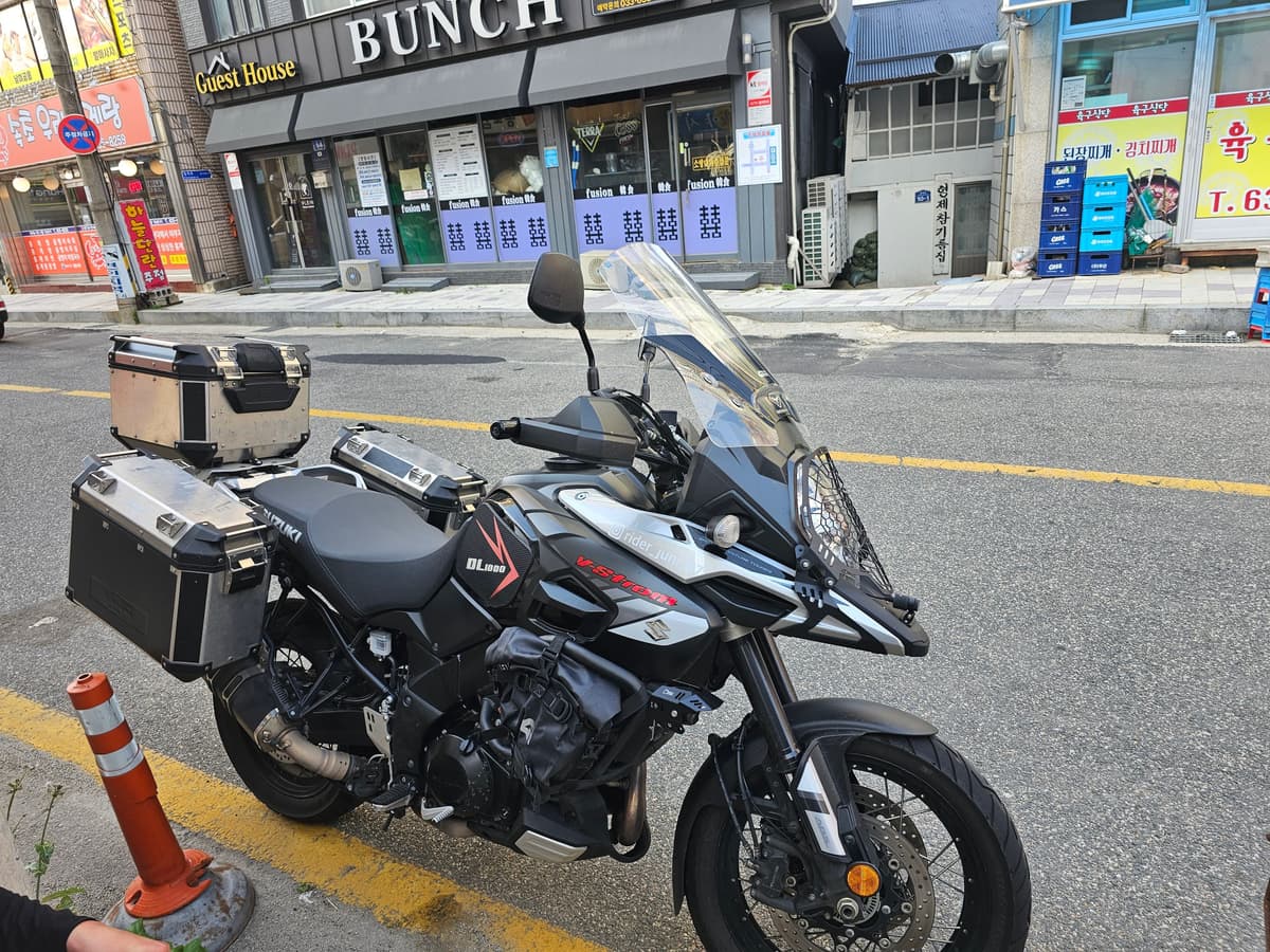 스즈키 브이스트롬 1000 XT 2