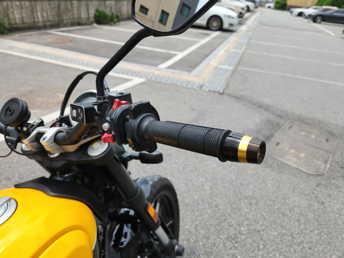 두카티 스크램블러 풀 스로틀 16