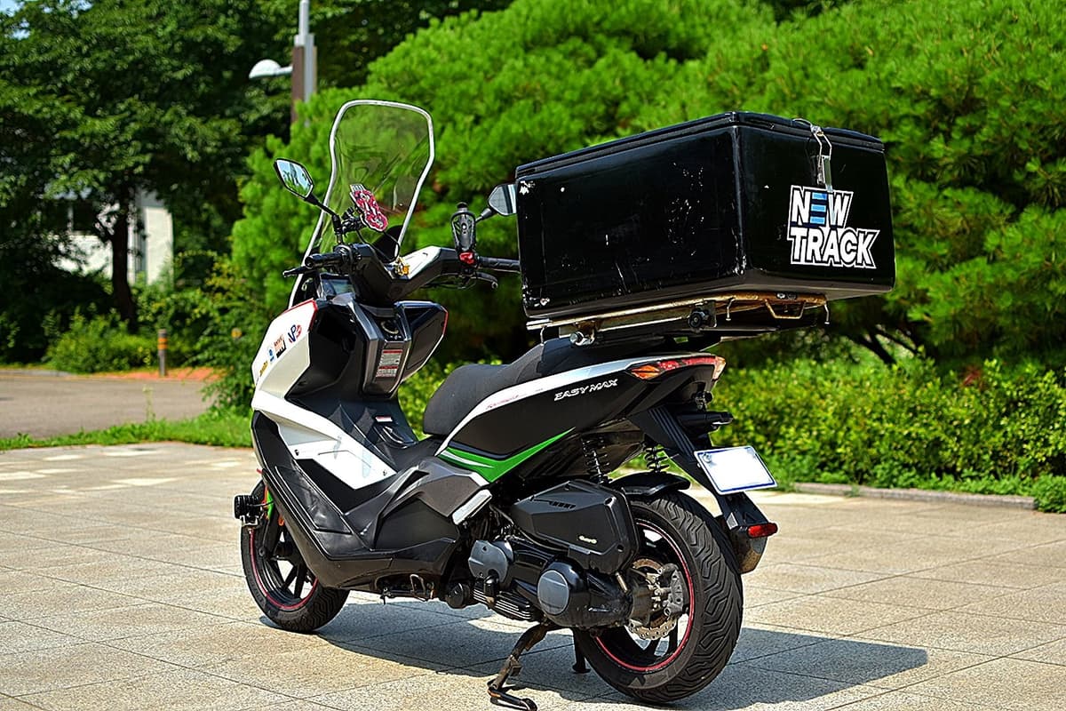 케이앤씨모터스 이지맥스 300 ABS 12