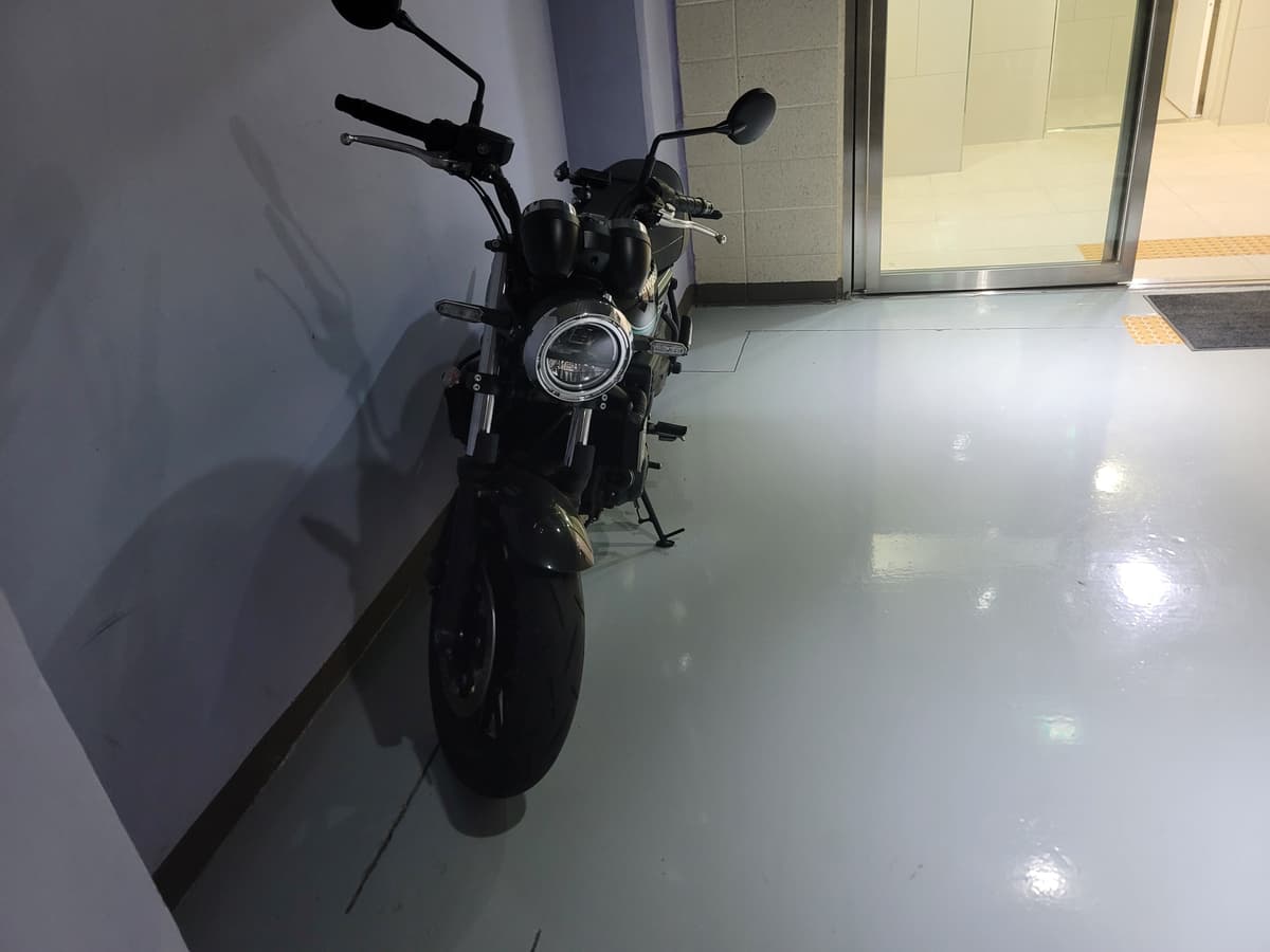 가와사키 Z 650 RS 3