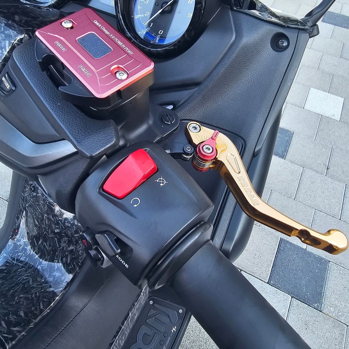 야마하 TMAX 560 5