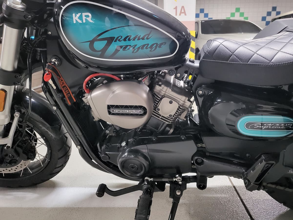 KR모터스 아퀼라 300 SS 7
