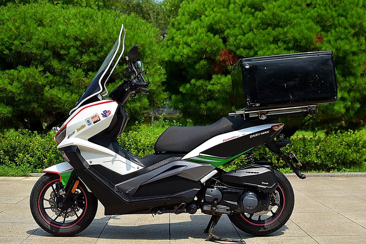 케이앤씨모터스 이지맥스 300 ABS 2