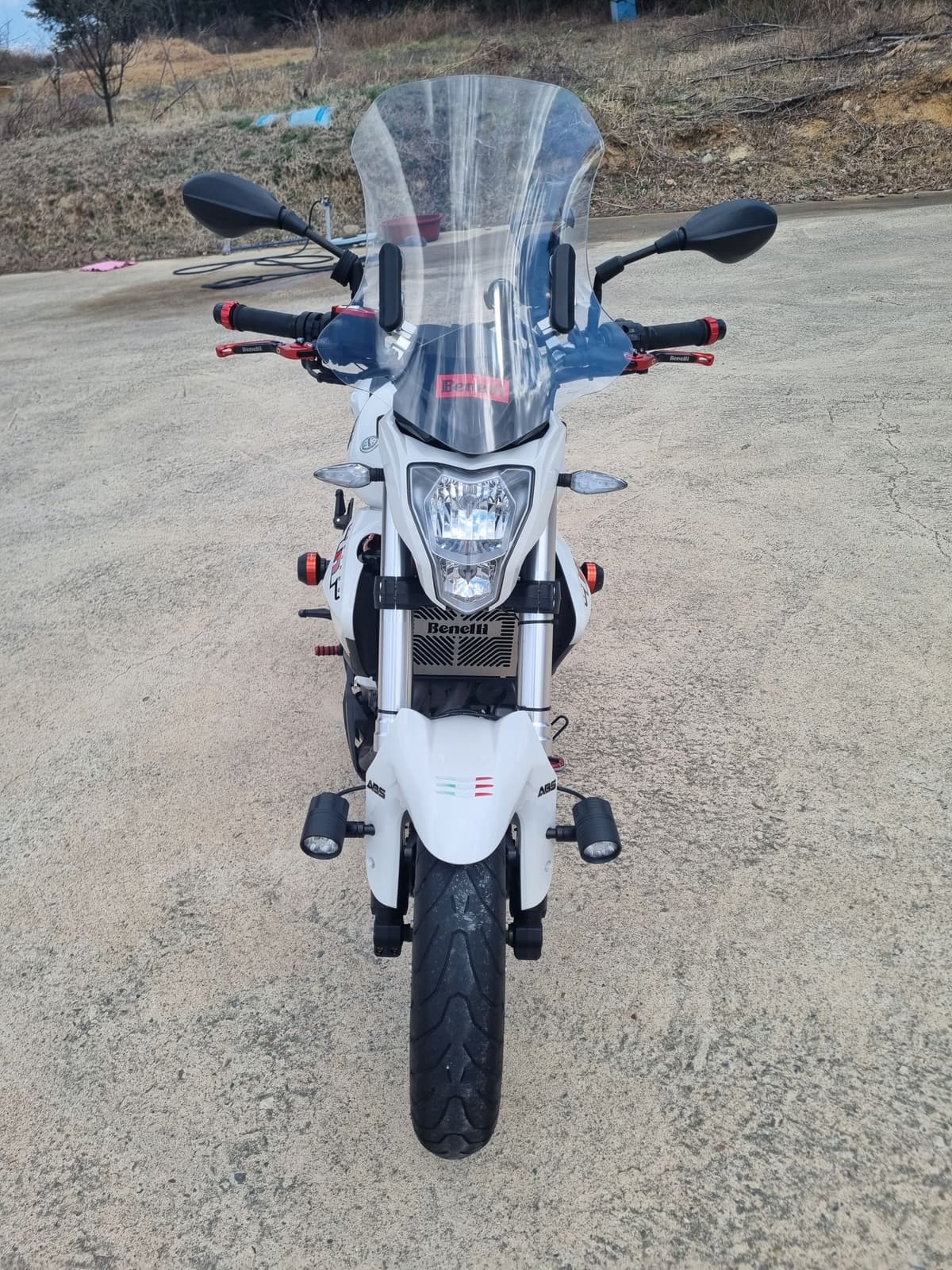 베넬리 TNT 300 ABS 3