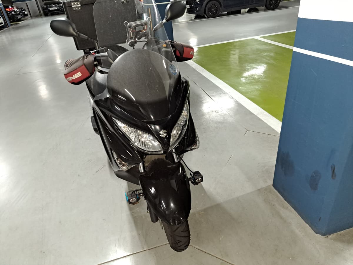 스즈키 버그만 200 ABS 3