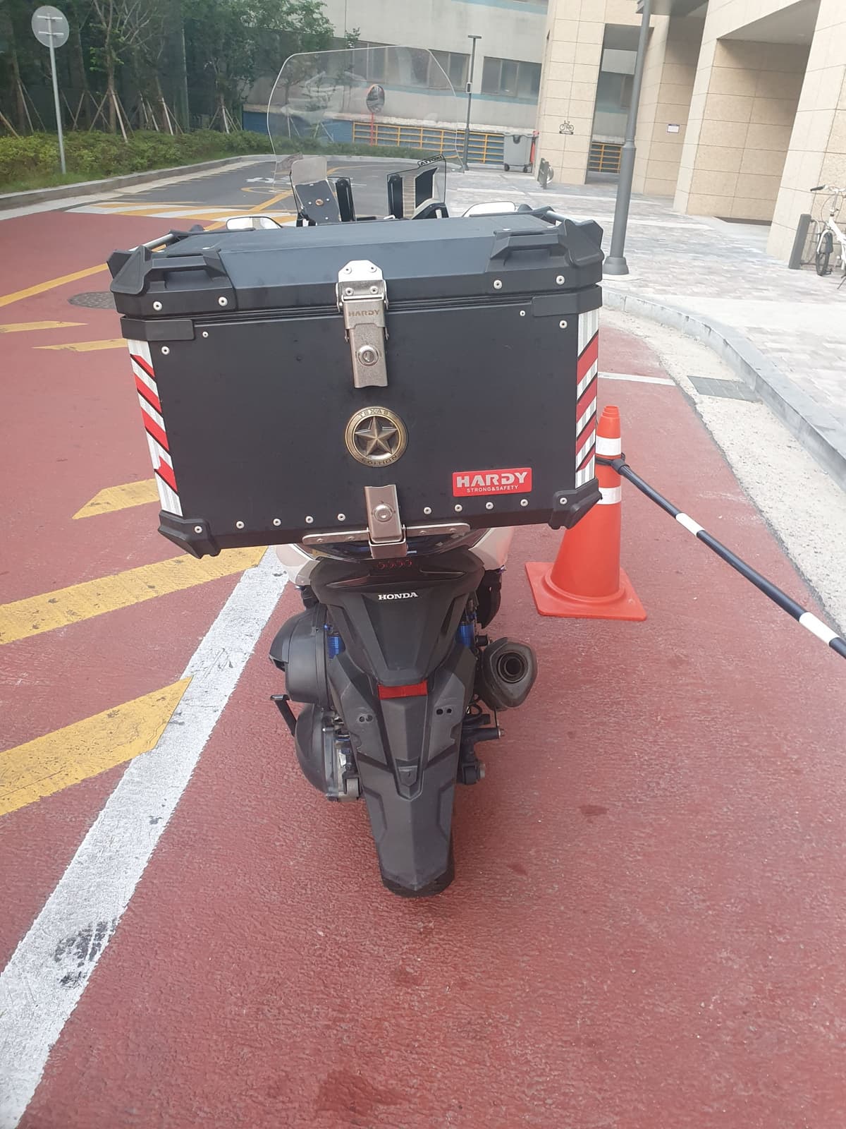 혼다 포르자 300 4