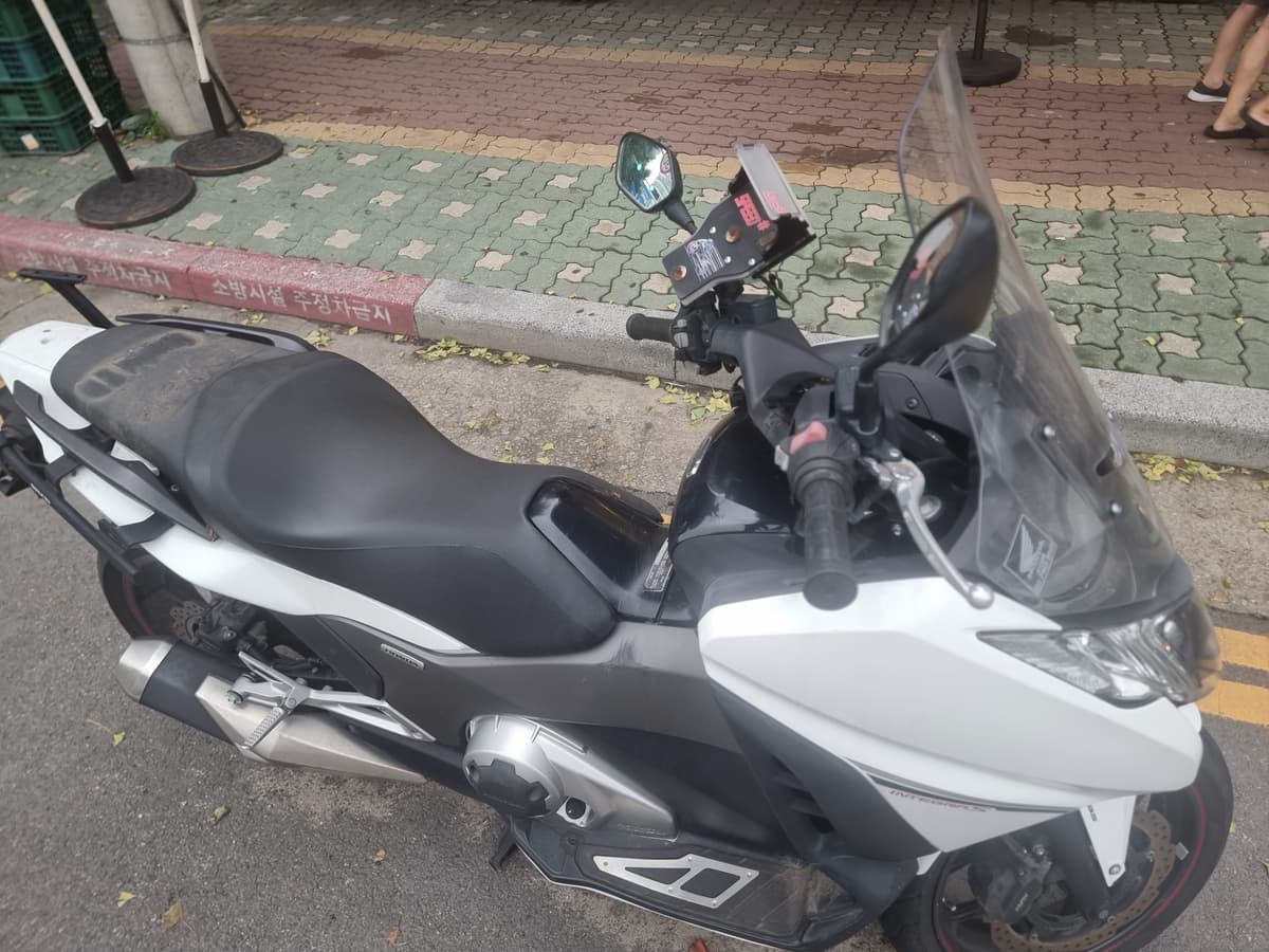 혼다 인테그라 750 11