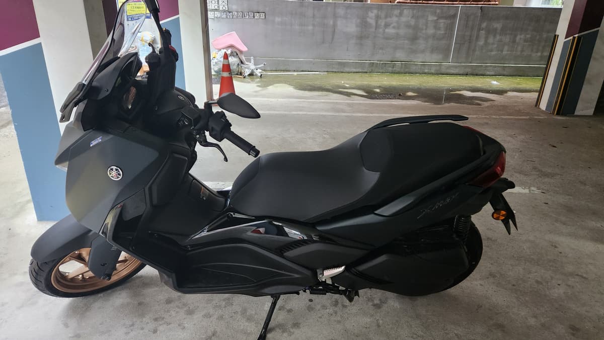 야마하 XMAX 300 ABS 2