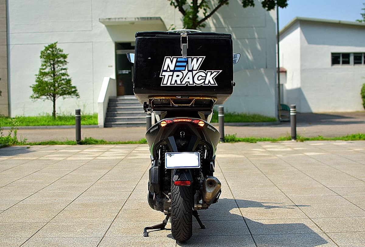 케이앤씨모터스 이지맥스 300 ABS 4