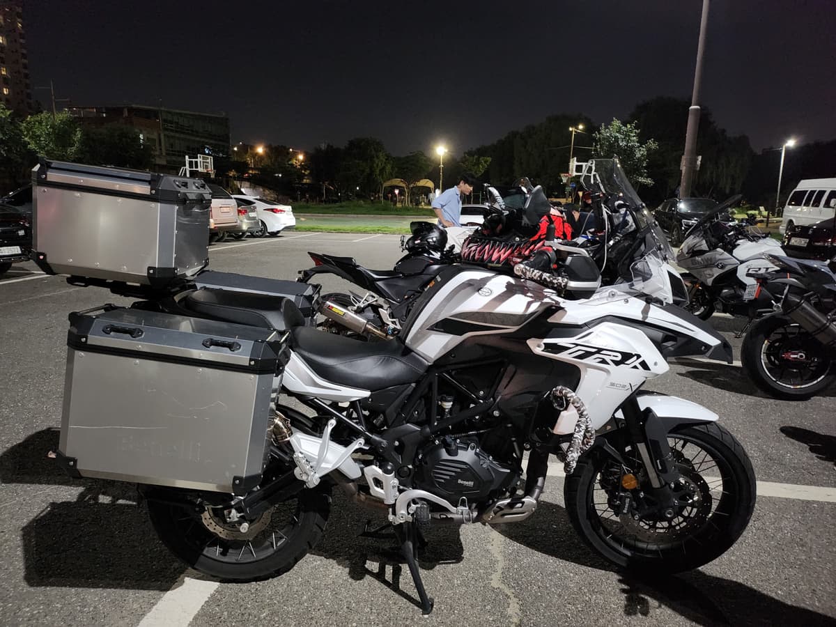 베넬리 TRK 502 X 1