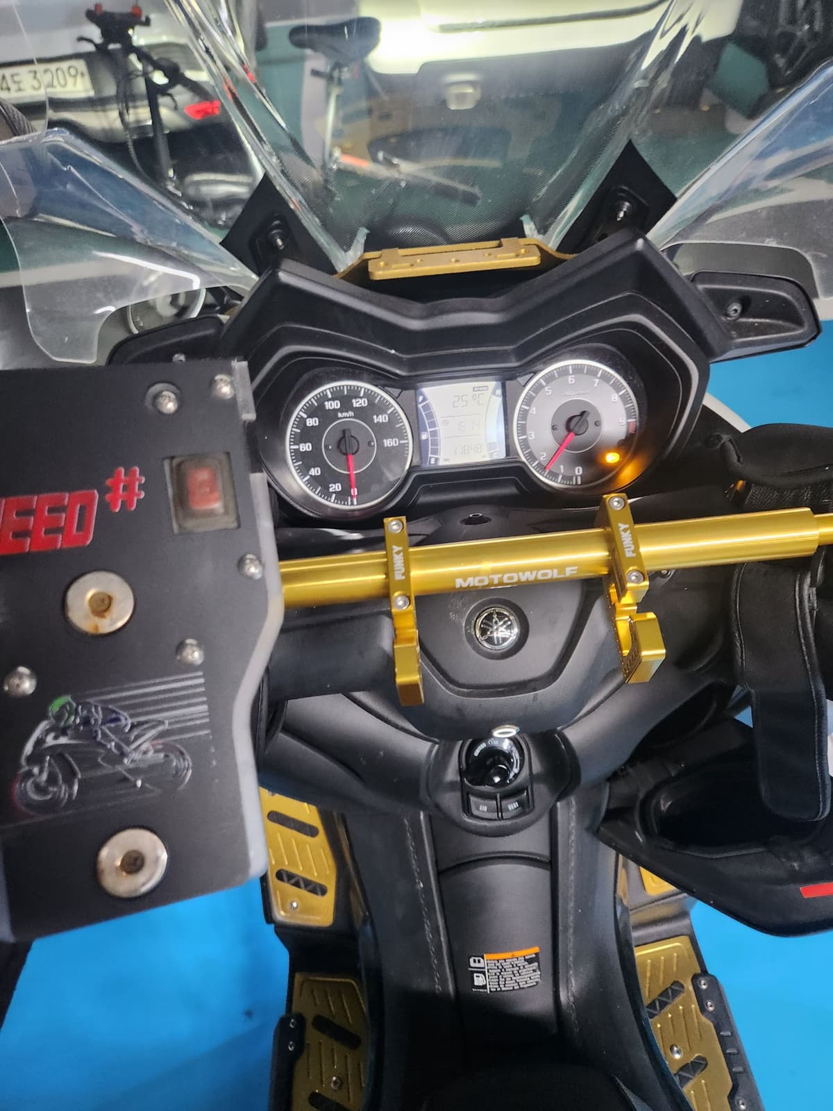 야마하 XMAX 300 ABS more