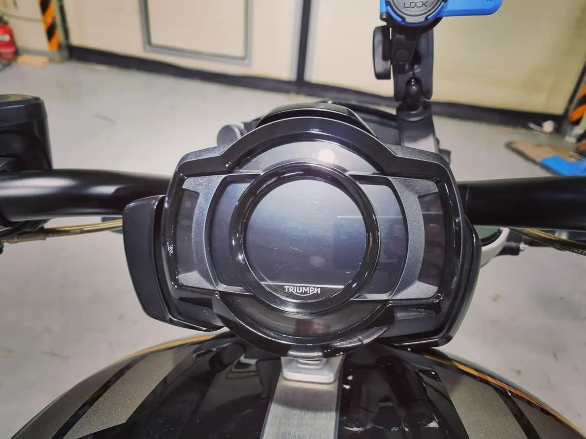 트라이엄프 로켓III R 5