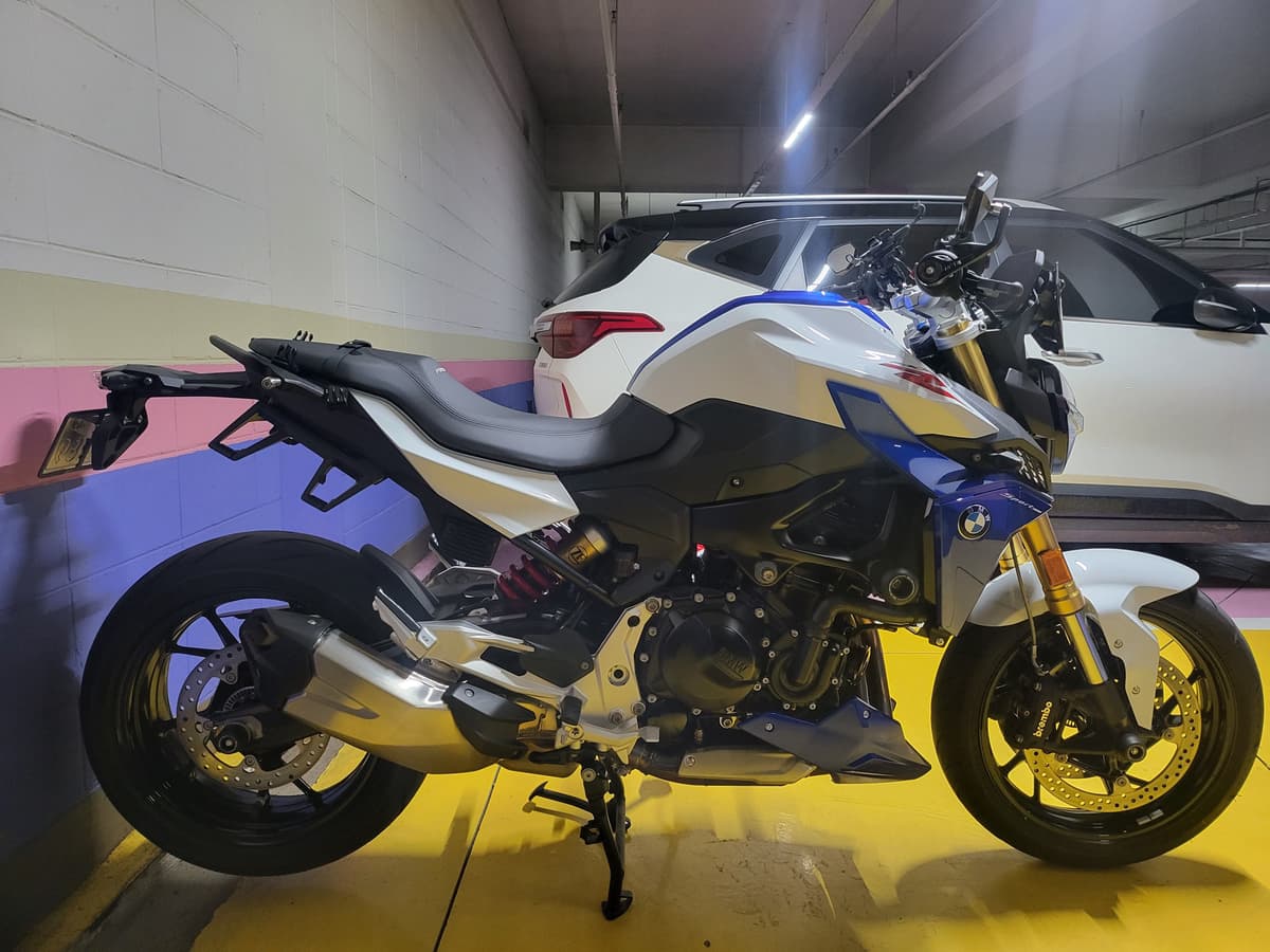 BMW F 900 R 1