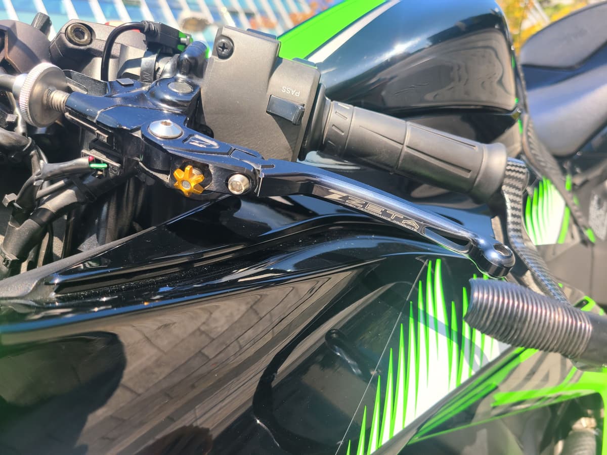 가와사키 닌자 ZX-6R more