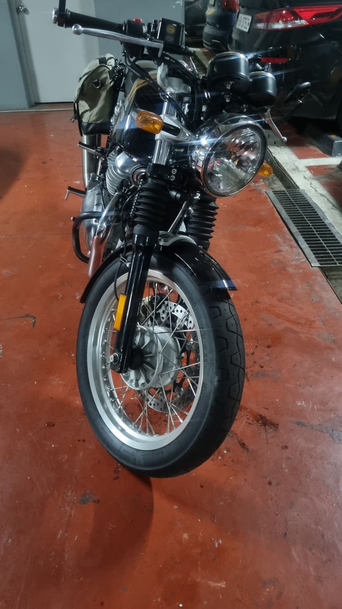 로얄엔필드 컨티넨탈 GT 650 3