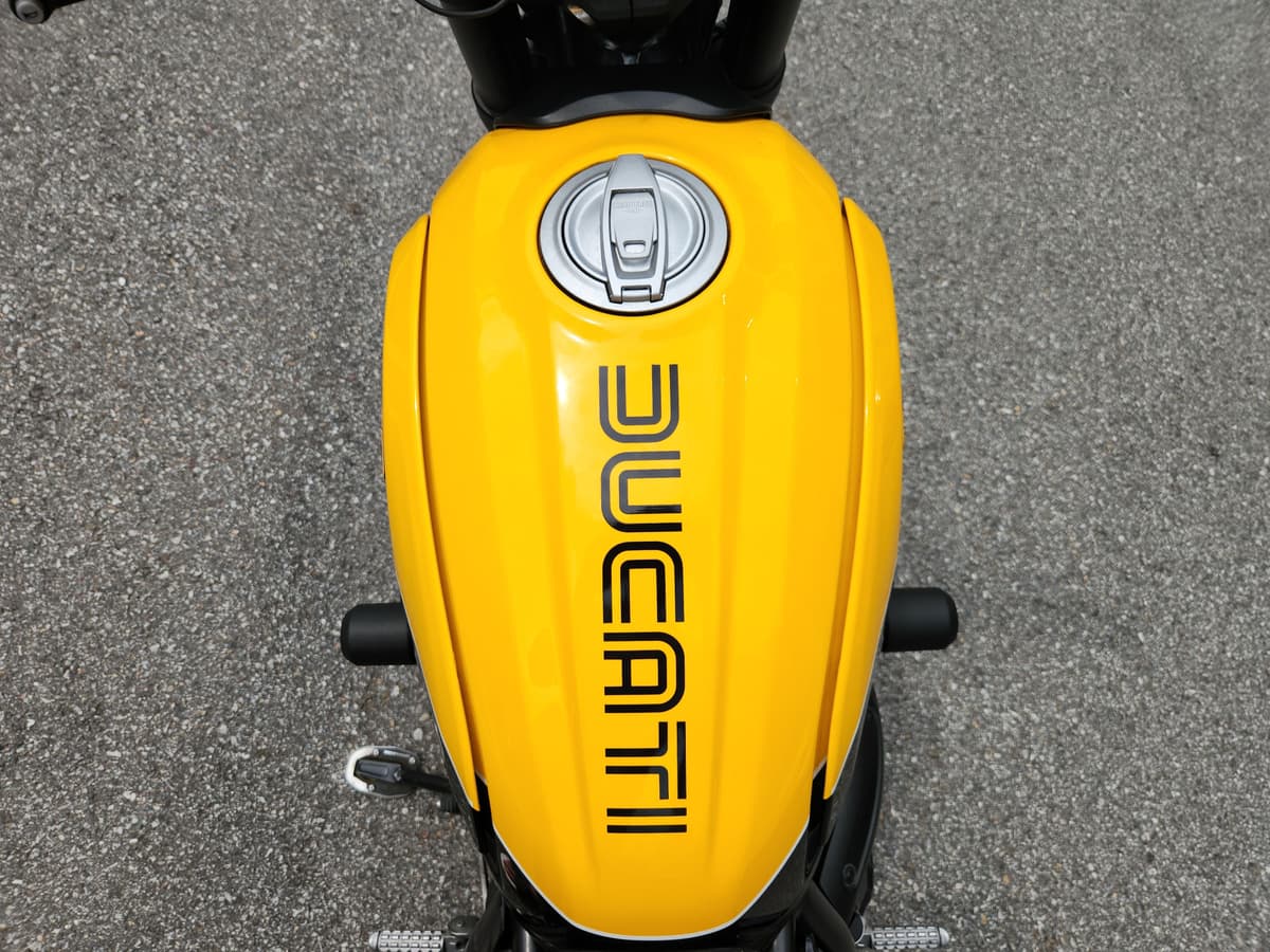 두카티 스크램블러 풀 스로틀 15