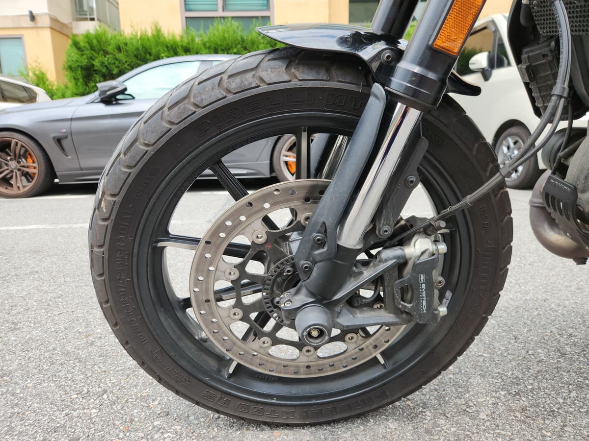 두카티 스크램블러 풀 스로틀 14