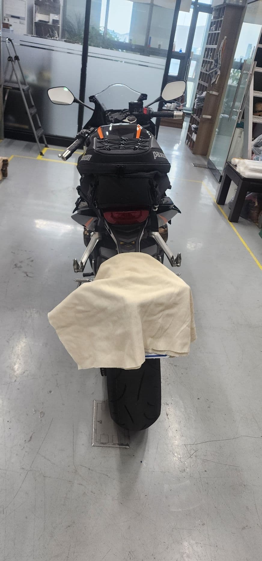 혼다 CBR 650 R MT 4