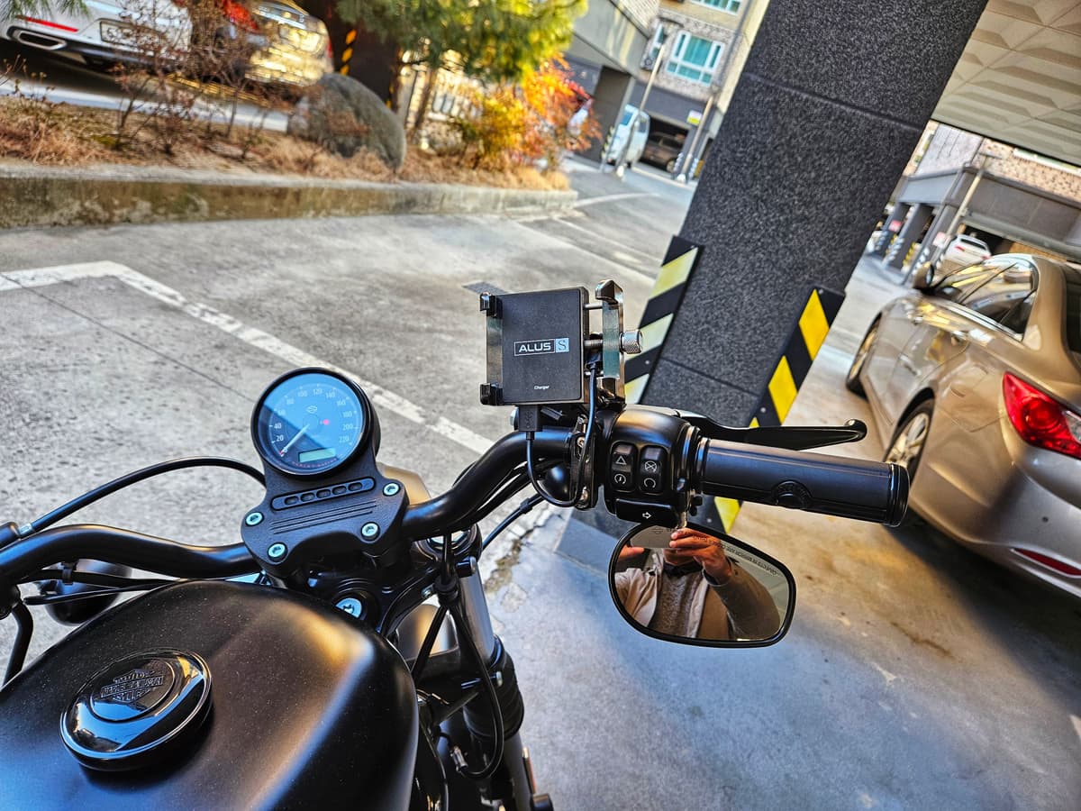 할리데이비슨 아이언 883 more