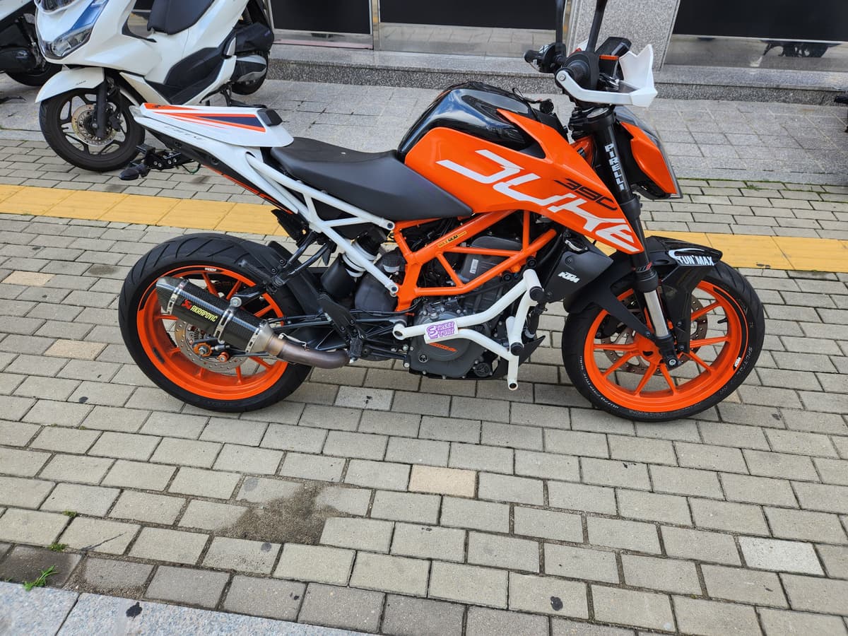 KTM 390 듀크 1