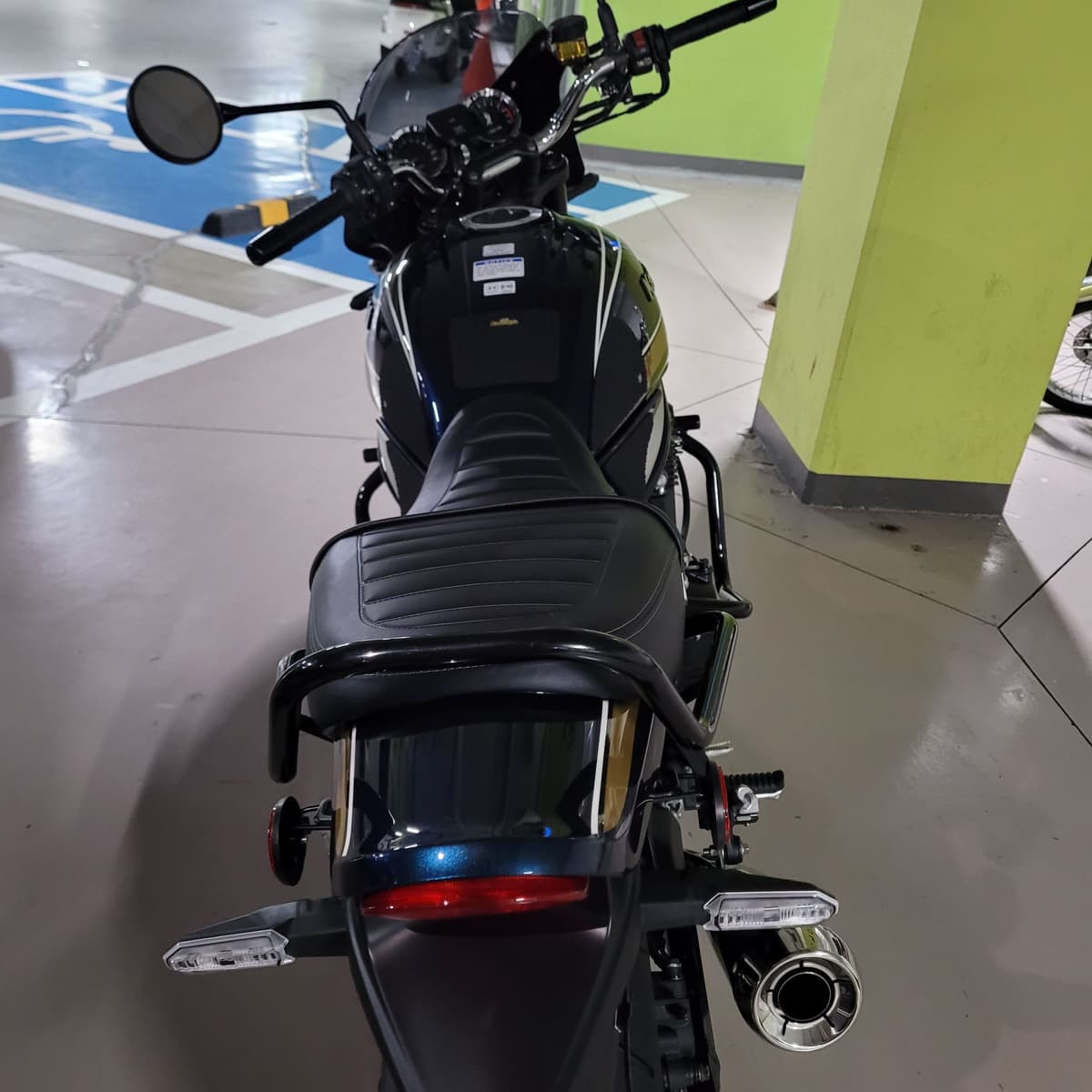 가와사키 Z 900 RS 4