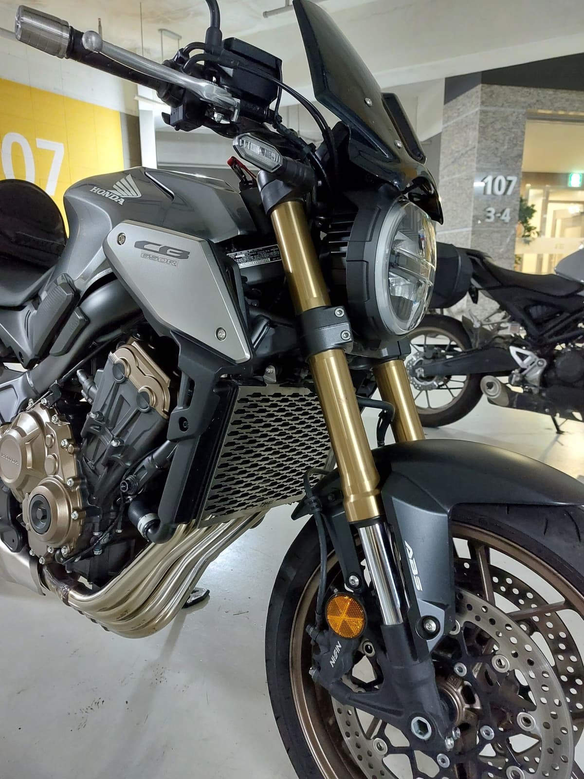 혼다 CB 650 R more