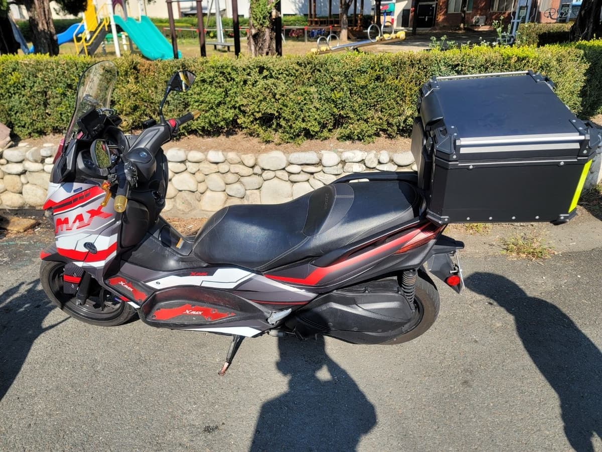 야마하 XMAX 300 ABS 2