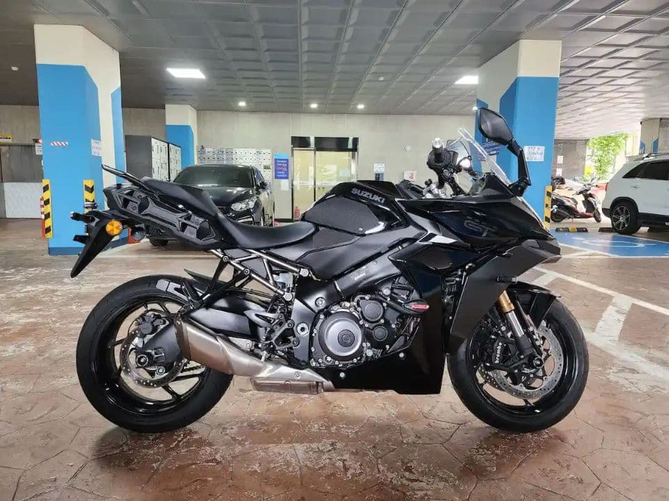 스즈키 GSX S 1000 GT 1